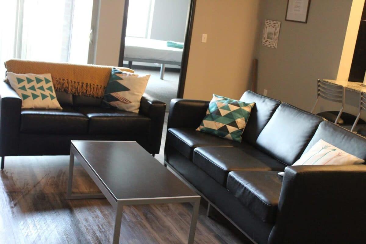 Spacious 2Br Suite Plus Patio Near Iowa State เอมส์ ภายนอก รูปภาพ