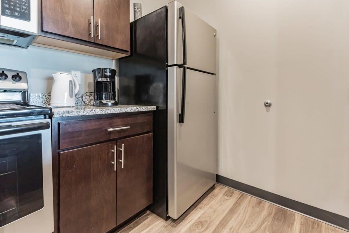 Spacious 2Br Suite Plus Patio Near Iowa State เอมส์ ภายนอก รูปภาพ