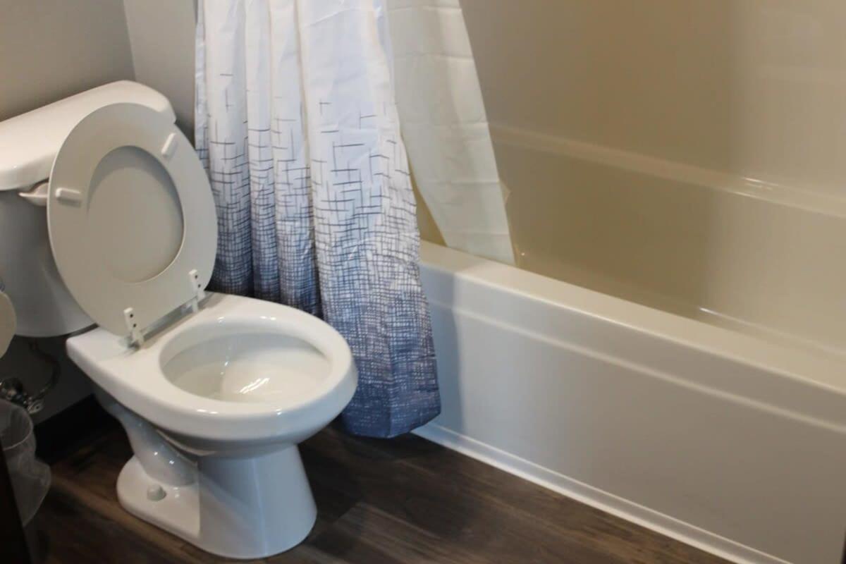 Spacious 2Br Suite Plus Patio Near Iowa State เอมส์ ภายนอก รูปภาพ